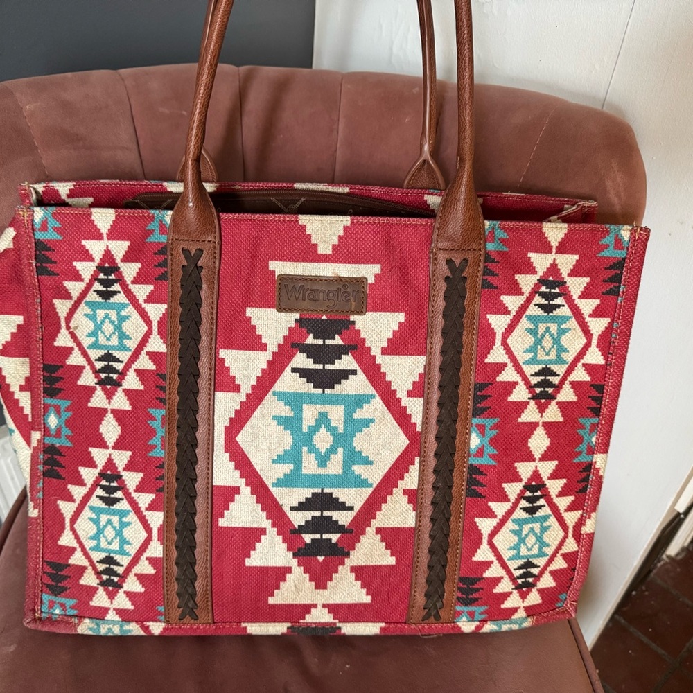 Wrangler Geometric Red and Brown Tote - Picture 2 of 4